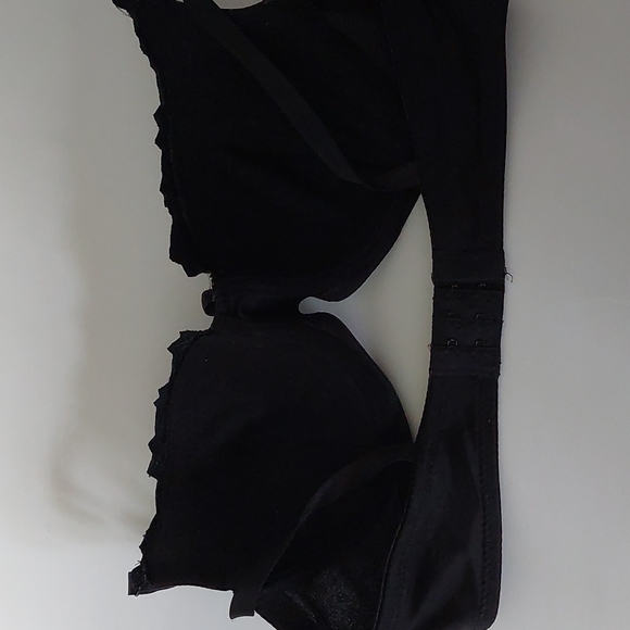 2 Gently worn padded BRAS SIZE 34B - Picture 11 of 13